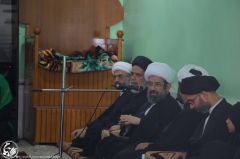 (١١٠) آية الله الأستاذ الشيخ باقر الايراوني مع جمع من مبلّغي المشروع التبليغي للحوزة العلمية في زيارة الأربعين