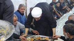 (١٩٨) توزيع الطعام على زائرين ابي عبد الله الحسين