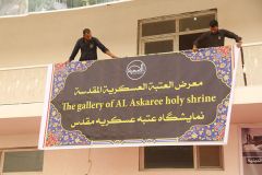 موكب العتبة العسكرية المقدسة يبدء نشاطاته الدينية في طريق الزائرين «نجف-كربلاء، عمود ٢٠٨»